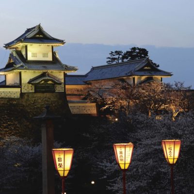 Japon
la région Centre de l'île de Honshu
Kanazawa
le château à la tombée de la nuit
kanazawa castle

credit: Frédéric Soreau/Photononstop RM/Getty Images